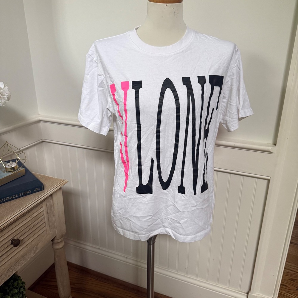 Vlone White Pink Black Graphic Logo T-Shirt Size Small‎ Short Sleeve Streetwear